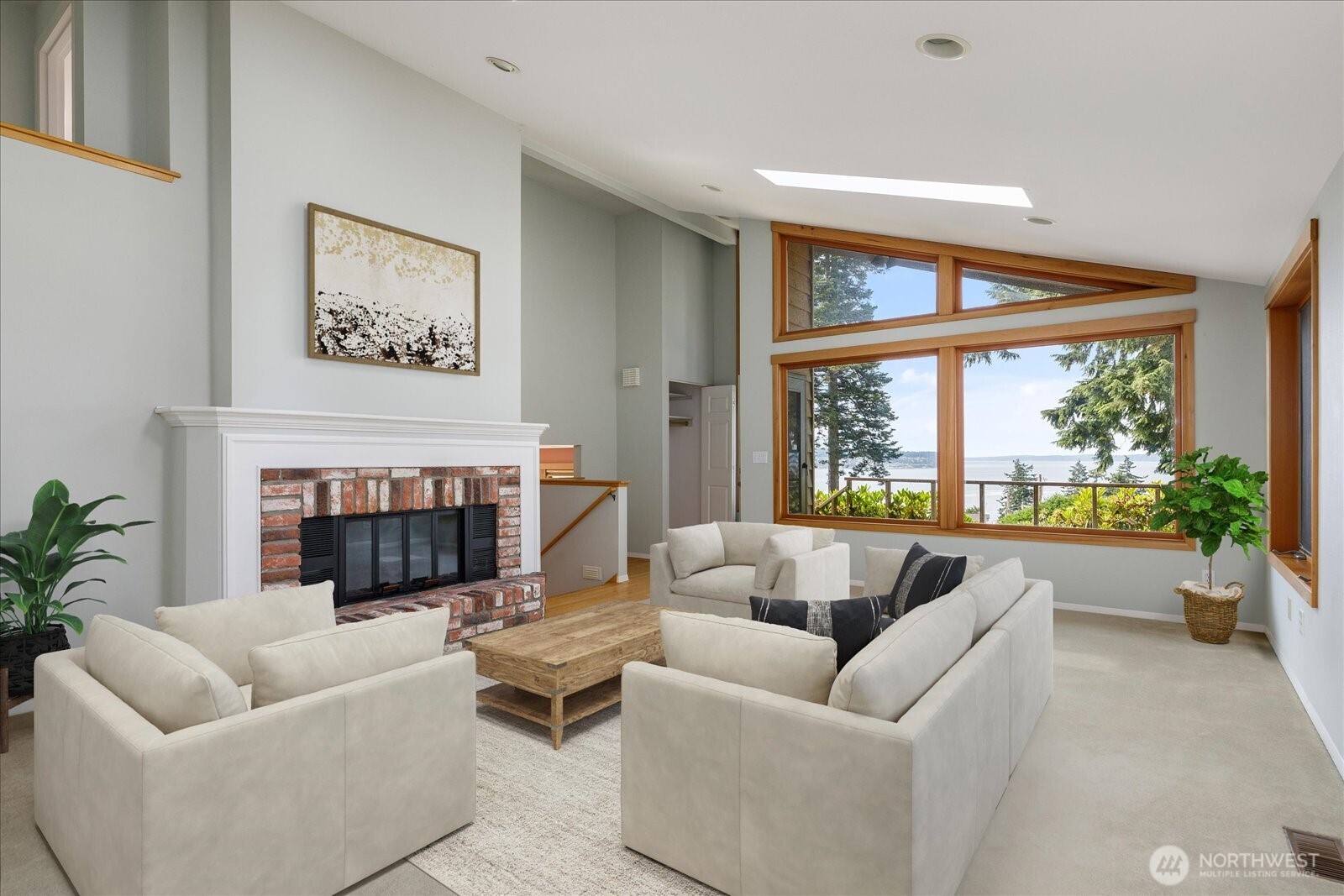1563 Polnell Road Property Photo 3