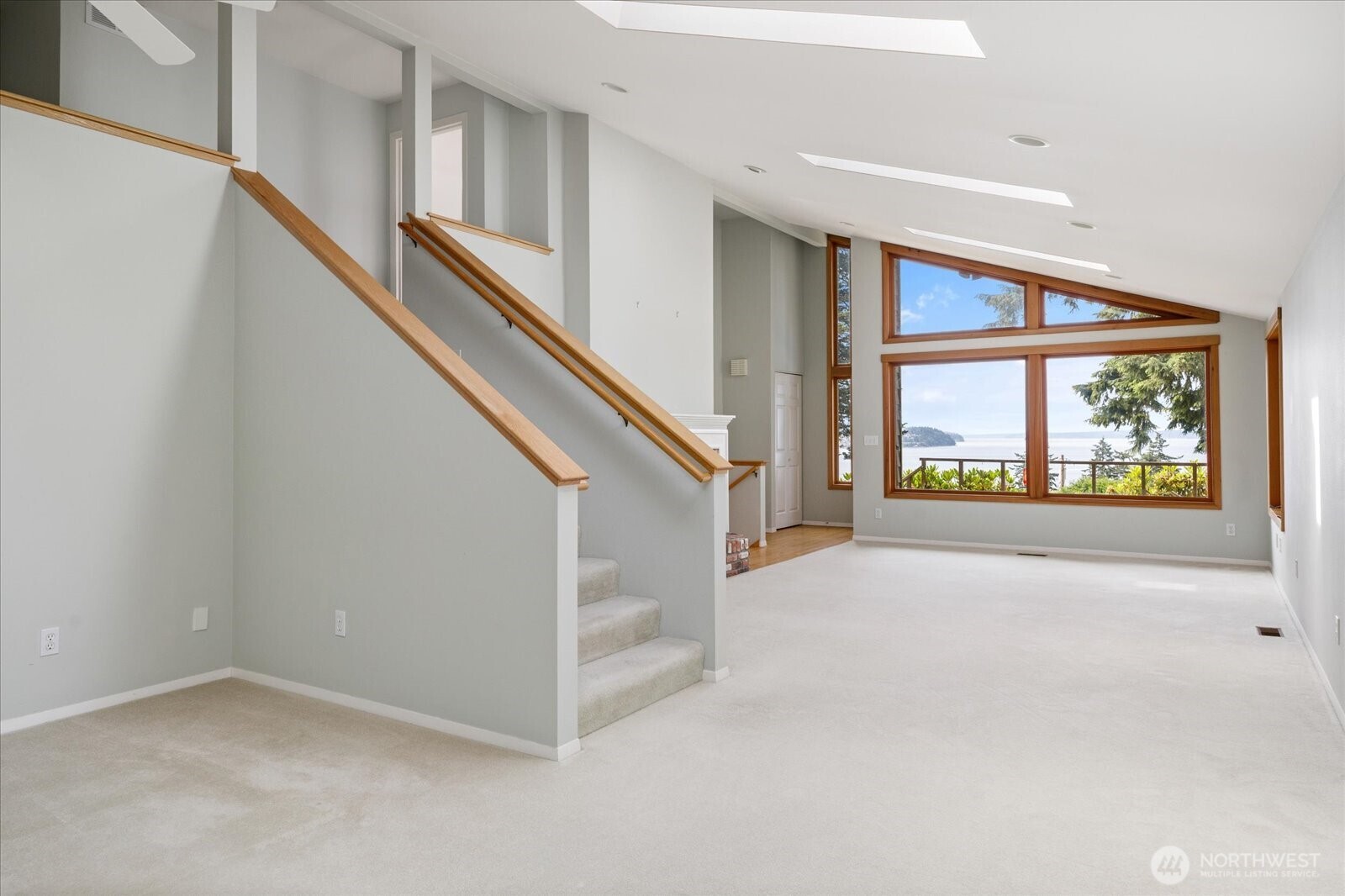 1563 Polnell Road Property Photo 10