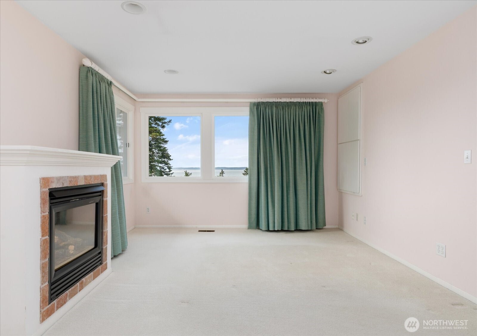 1563 Polnell Road Property Photo 14