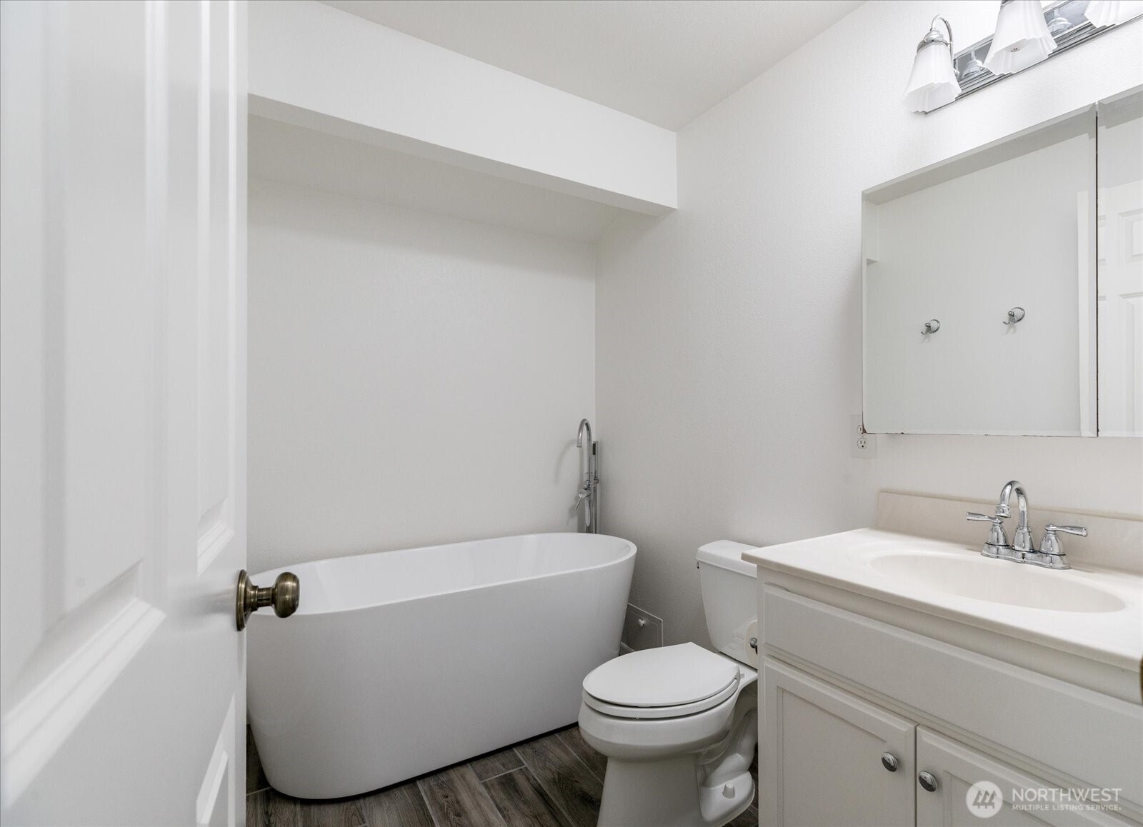 1563 Polnell Road Property Photo 21