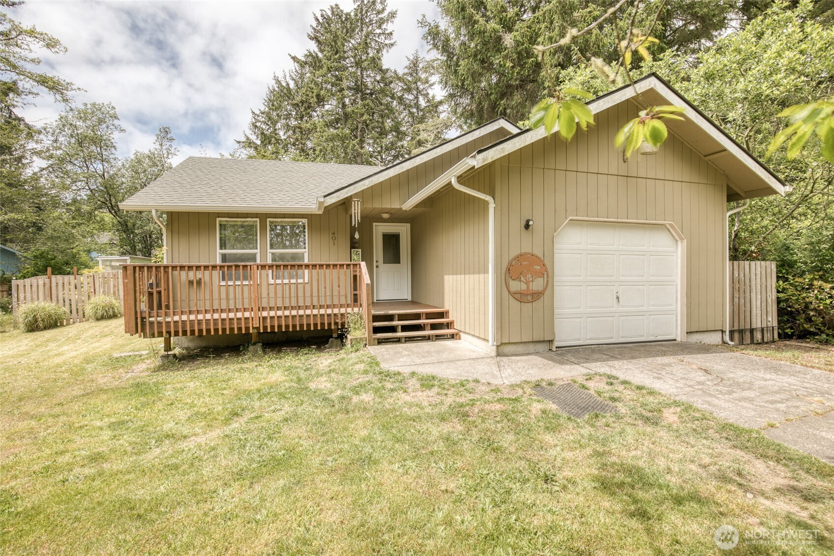 401 Draconis Avenue Property Photo 1