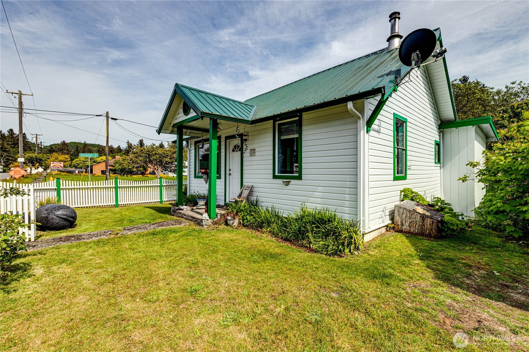 16672 Frontier Street Property Photo 13