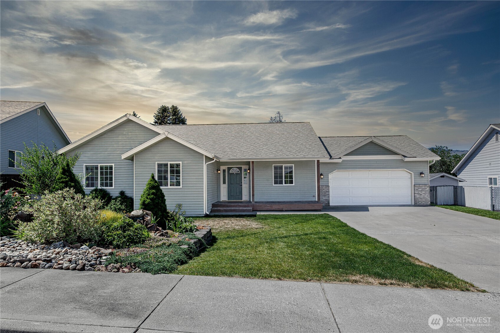 764 Fairway Dr Property Photo 1