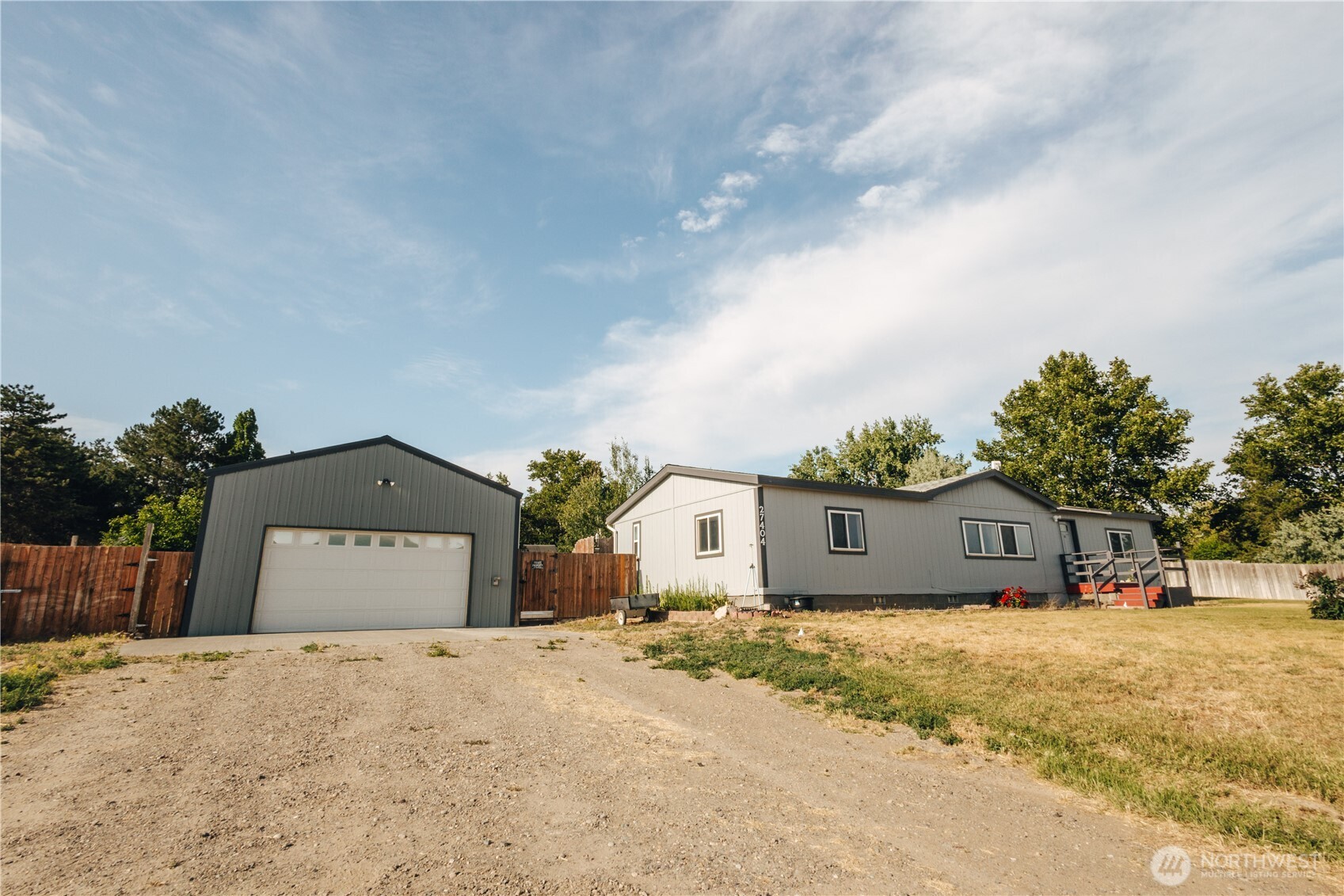 27404 E Ambassador Prairie