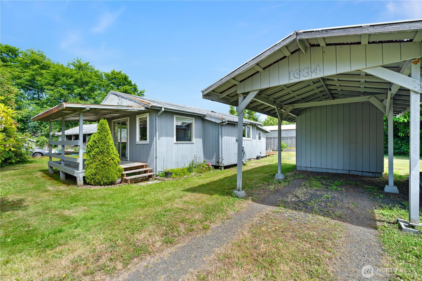 1634 First Avenue Property Photo 1
