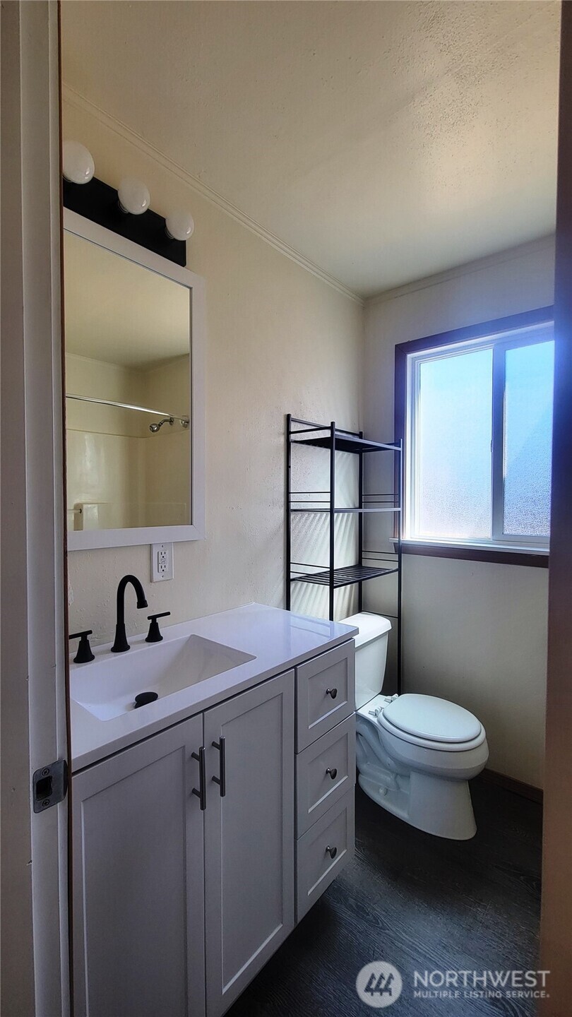 1618 112th Street Property Photo 9