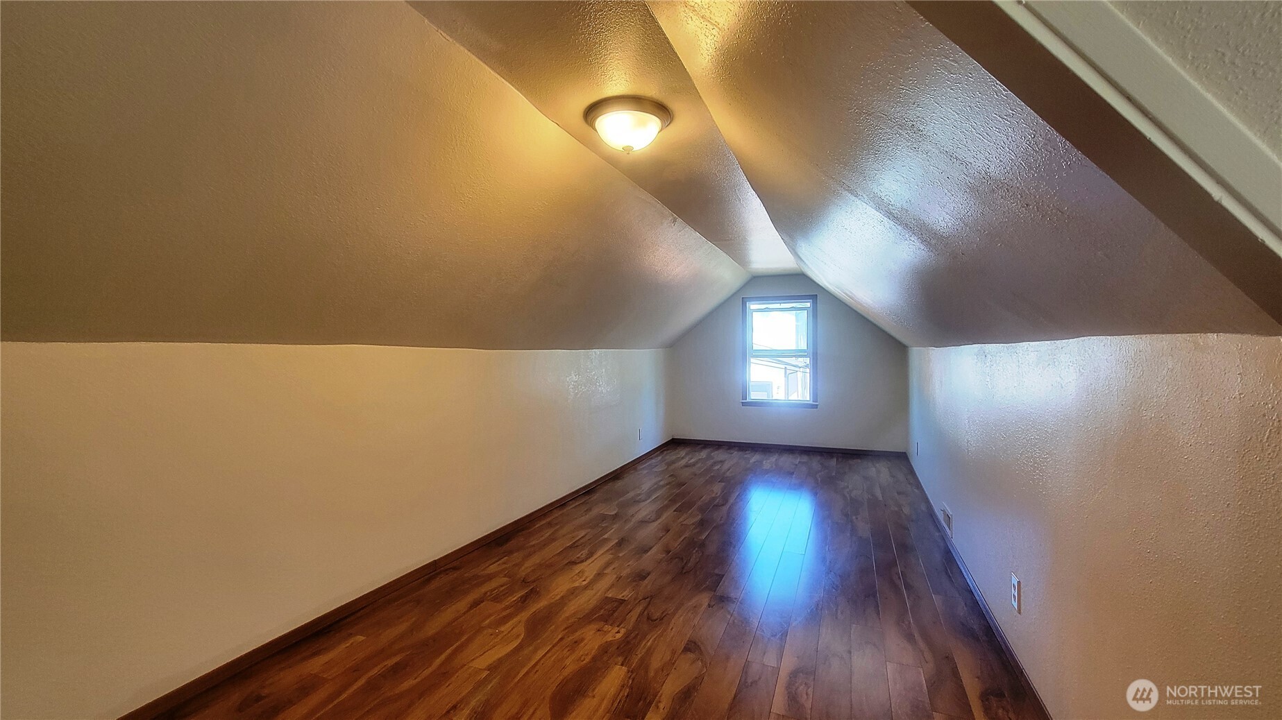 1618 112th Street Property Photo 12