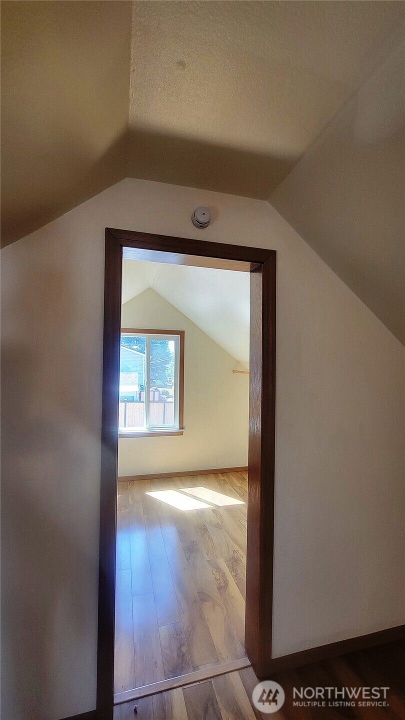 1618 112th Street Property Photo 13