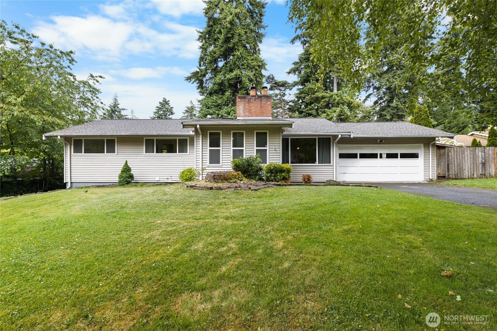 10220 Filbert Street Property Photo 1