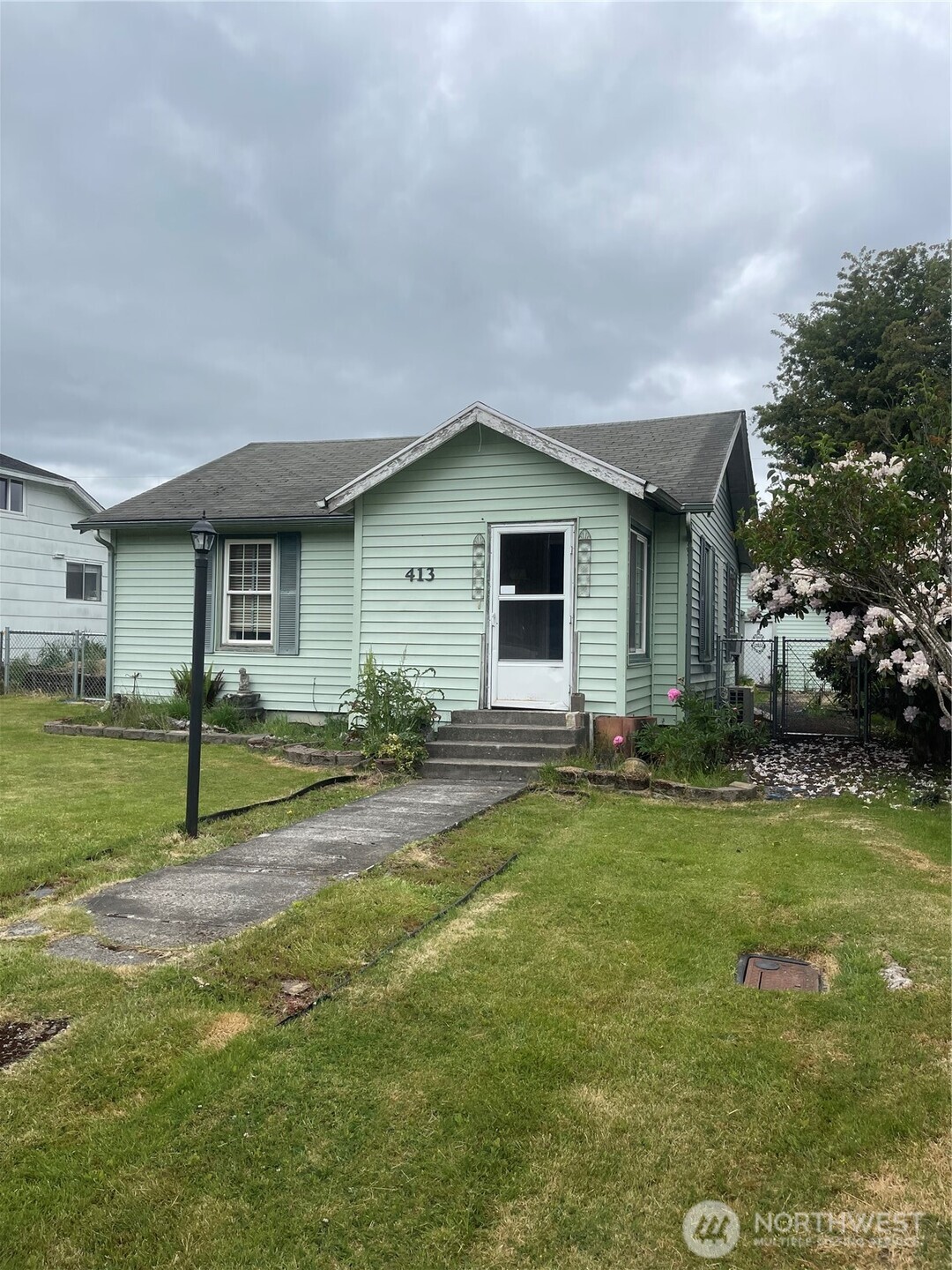 413 Morse Street Property Photo 1