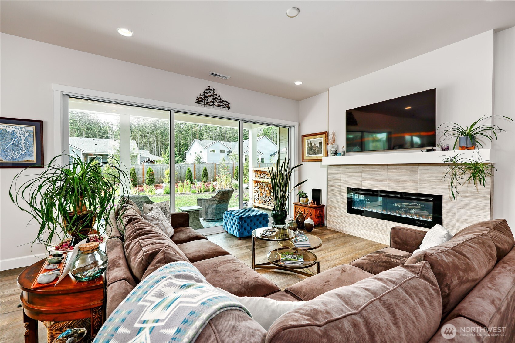 4689 Petrel Street Property Photo 7
