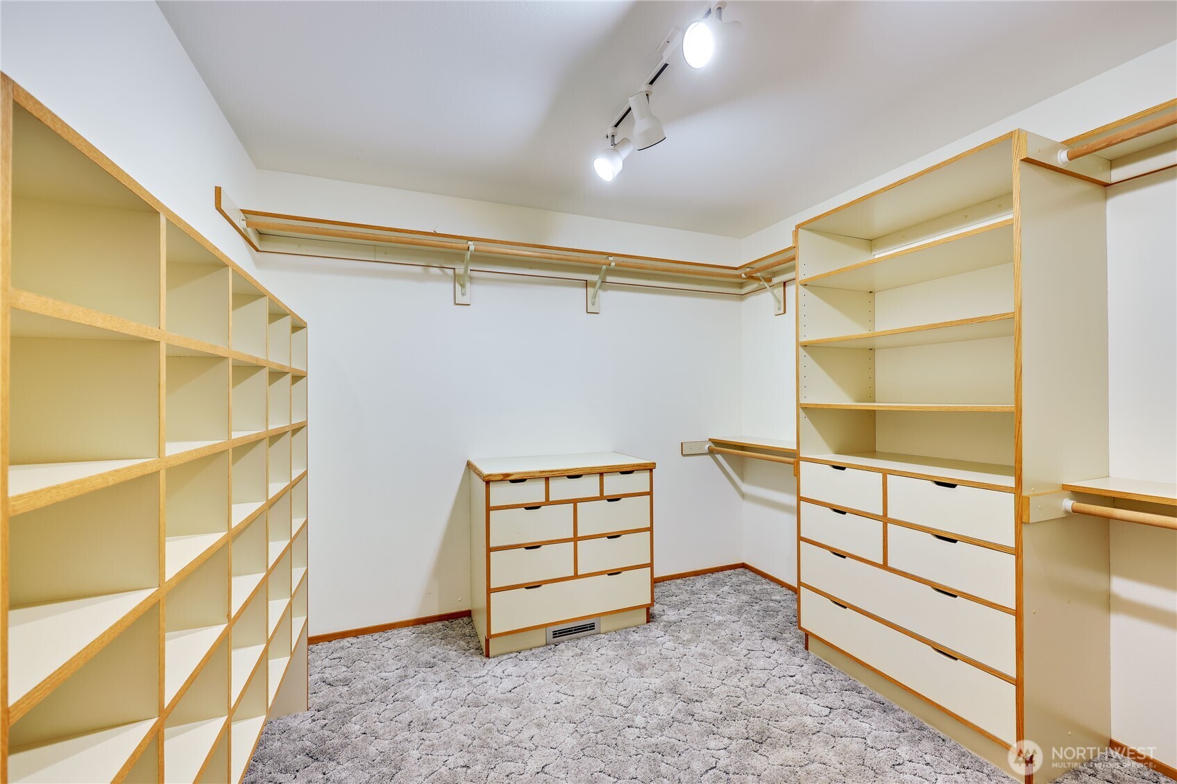 11 Bishop Hill Road Property Photo 19