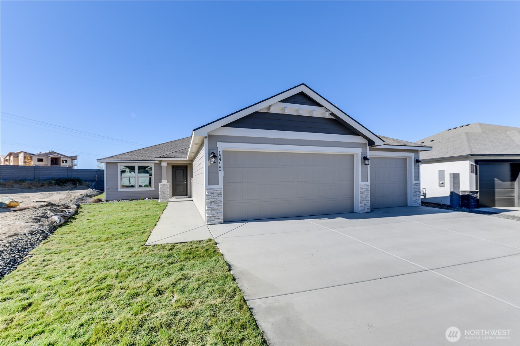 4246 W Sandy Court Property Photo 1
