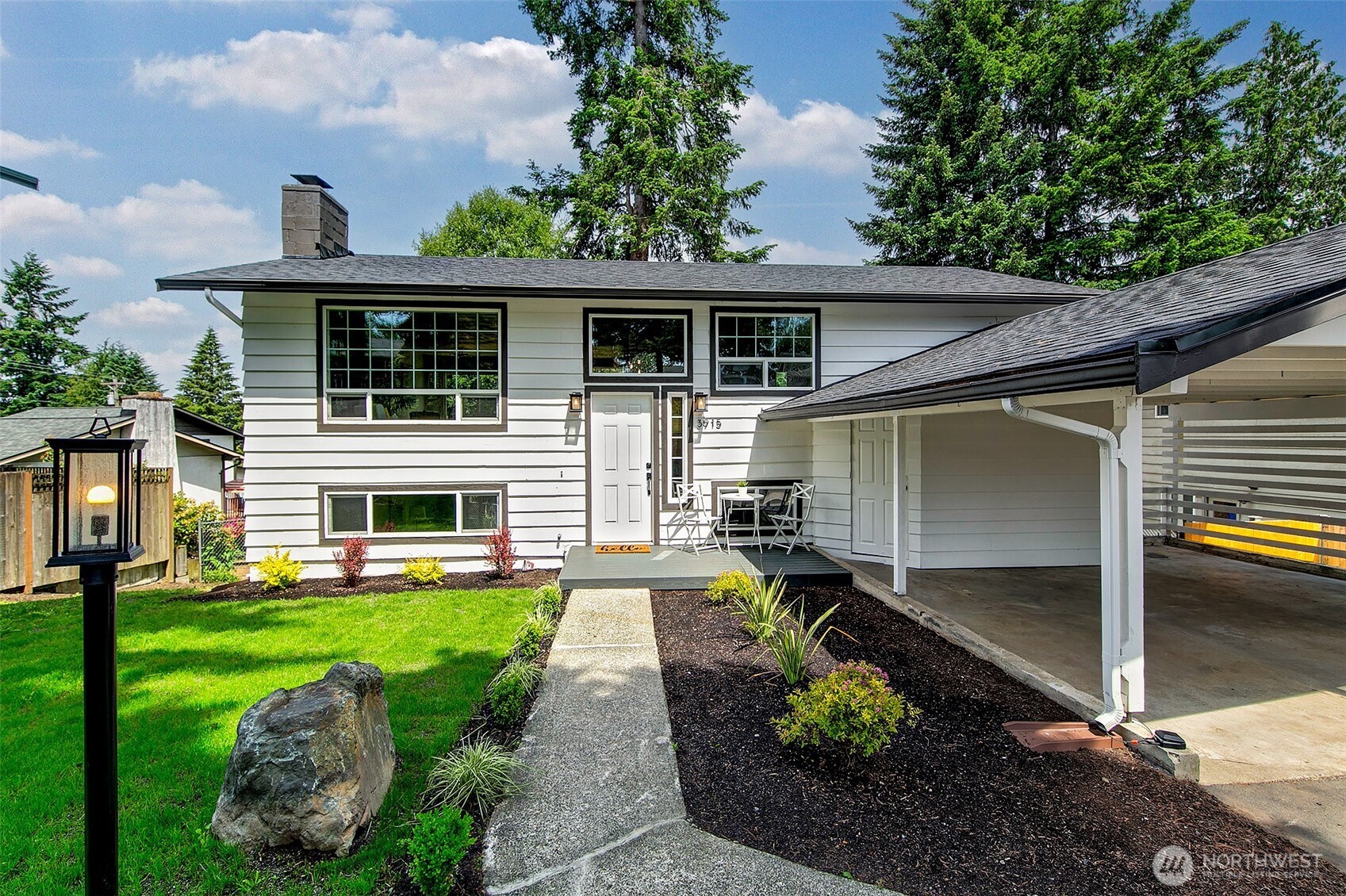 3915 180th Place Property Photo 2