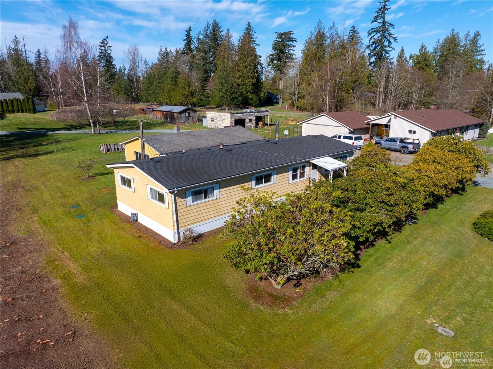 863 Burlingame Road Property Photo 1