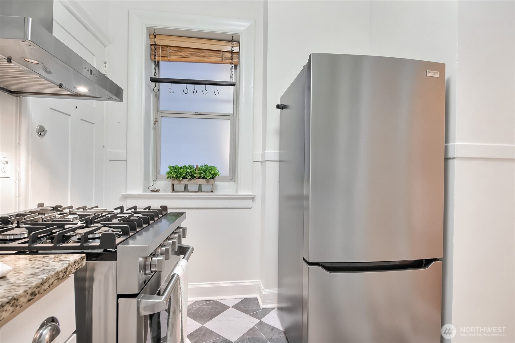 125 Warren Avenue B Property Photo 13