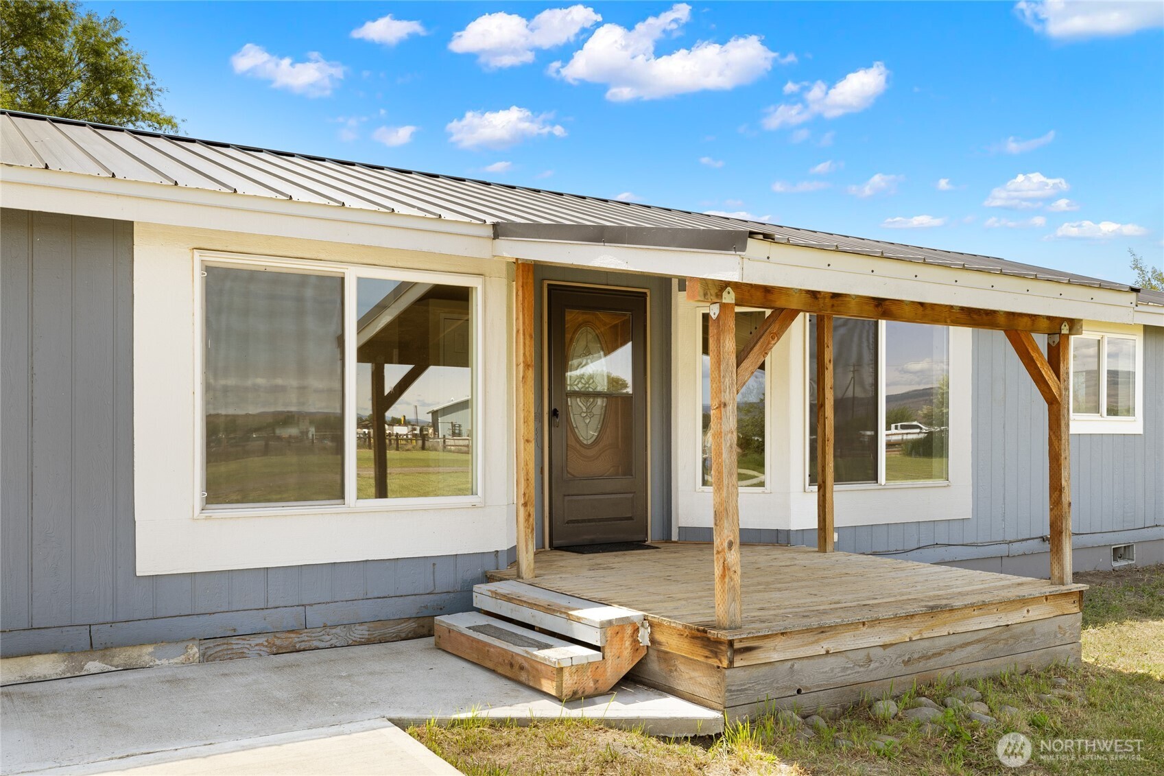 2611 Hwy 97 Property Photo 1