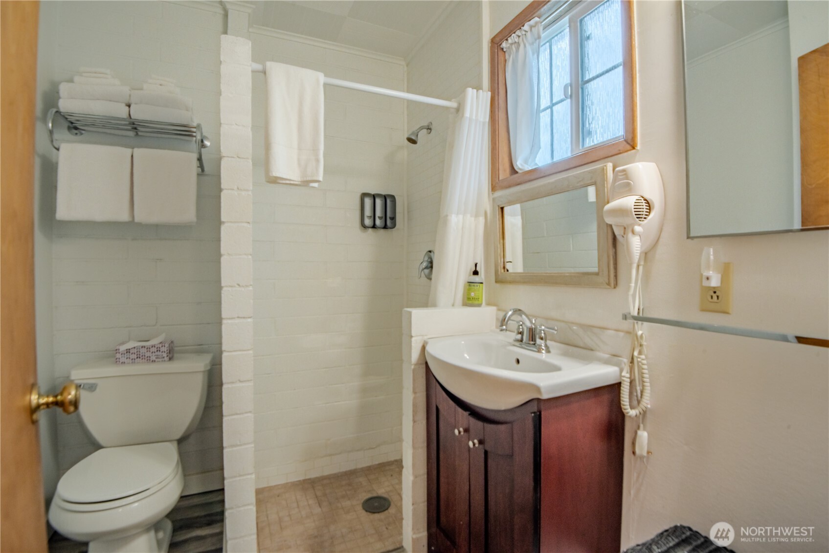 27131 N Us Highway 101 Property Photo 13