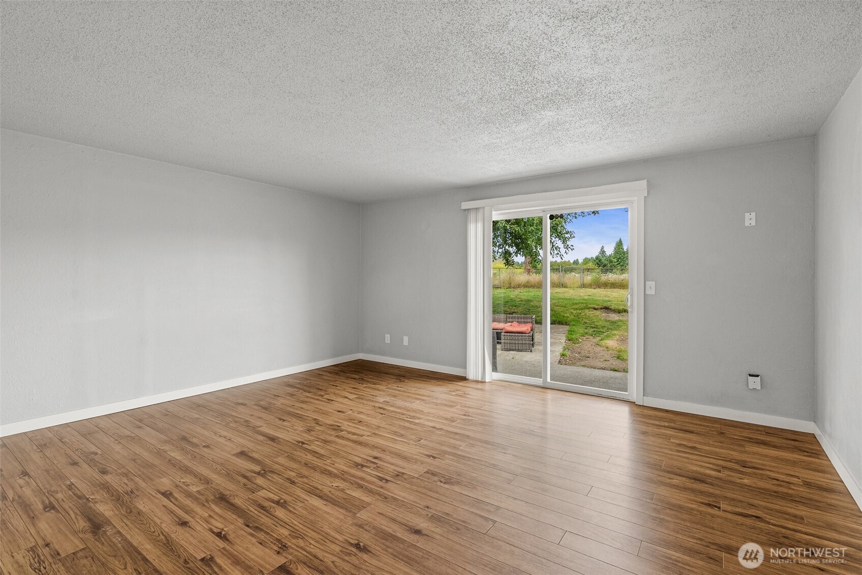 6675 Summerset Court Property Photo 7