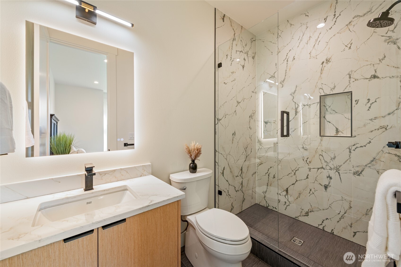 1197 Leighton Street Property Photo 14