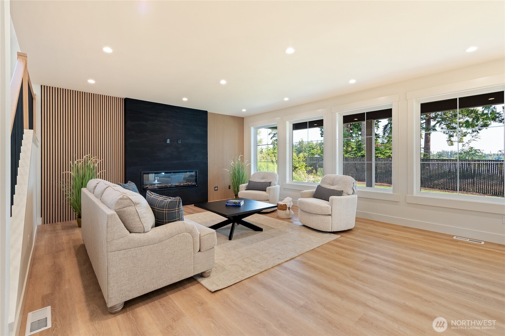 1197 Leighton Street Property Photo 15