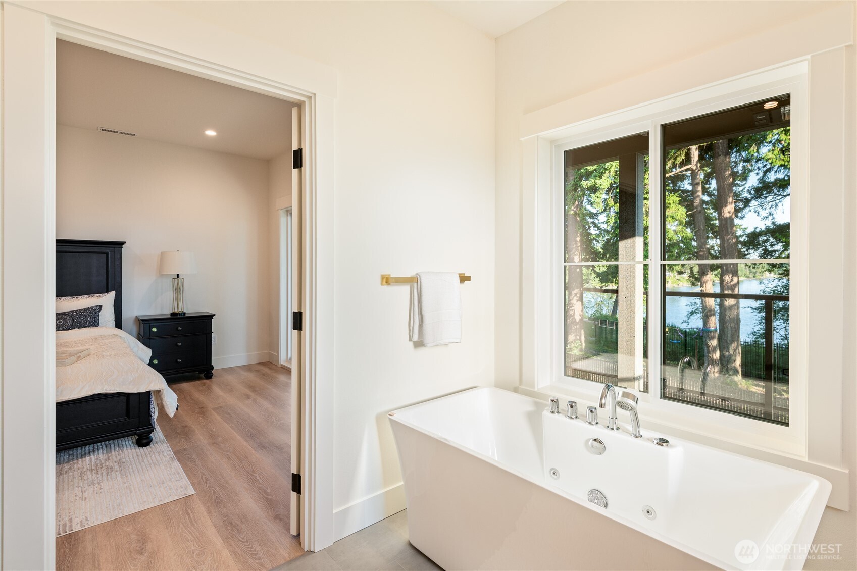 1197 Leighton Street Property Photo 37