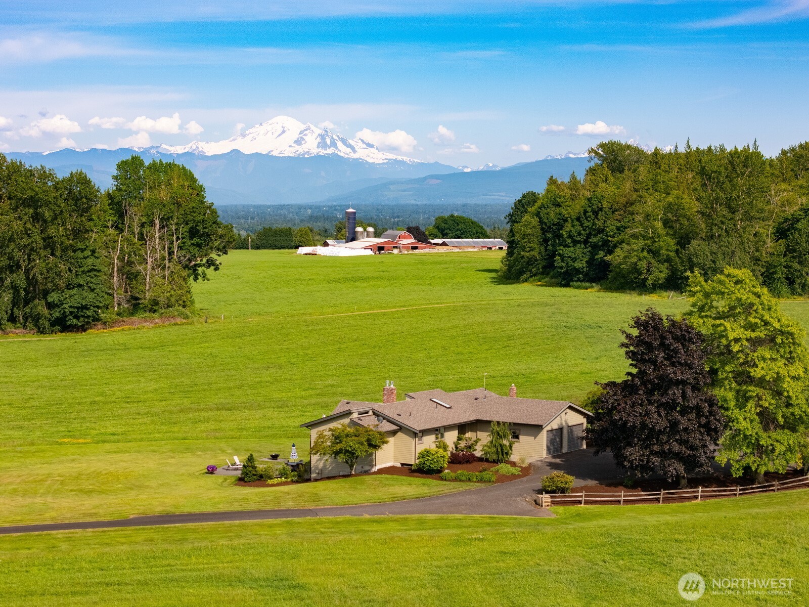 2751 Aldergrove Road Property Photo 2