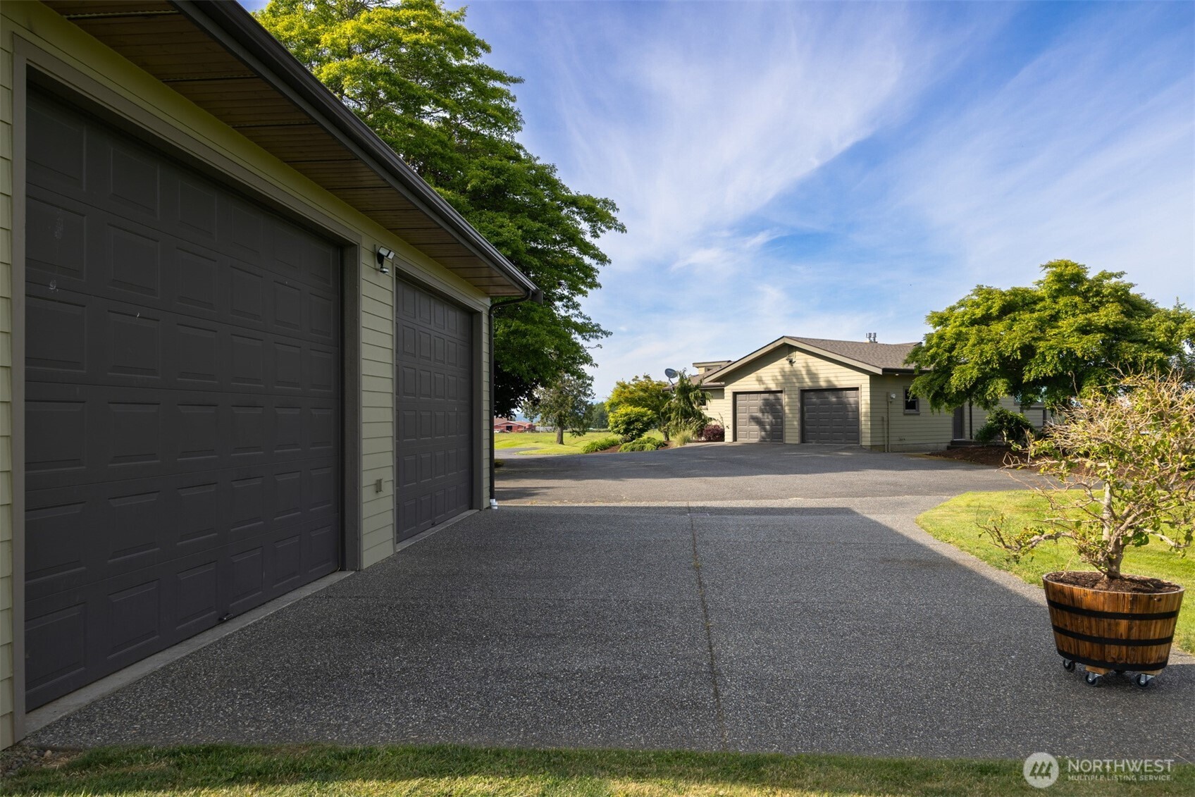 2751 Aldergrove Road Property Photo 7