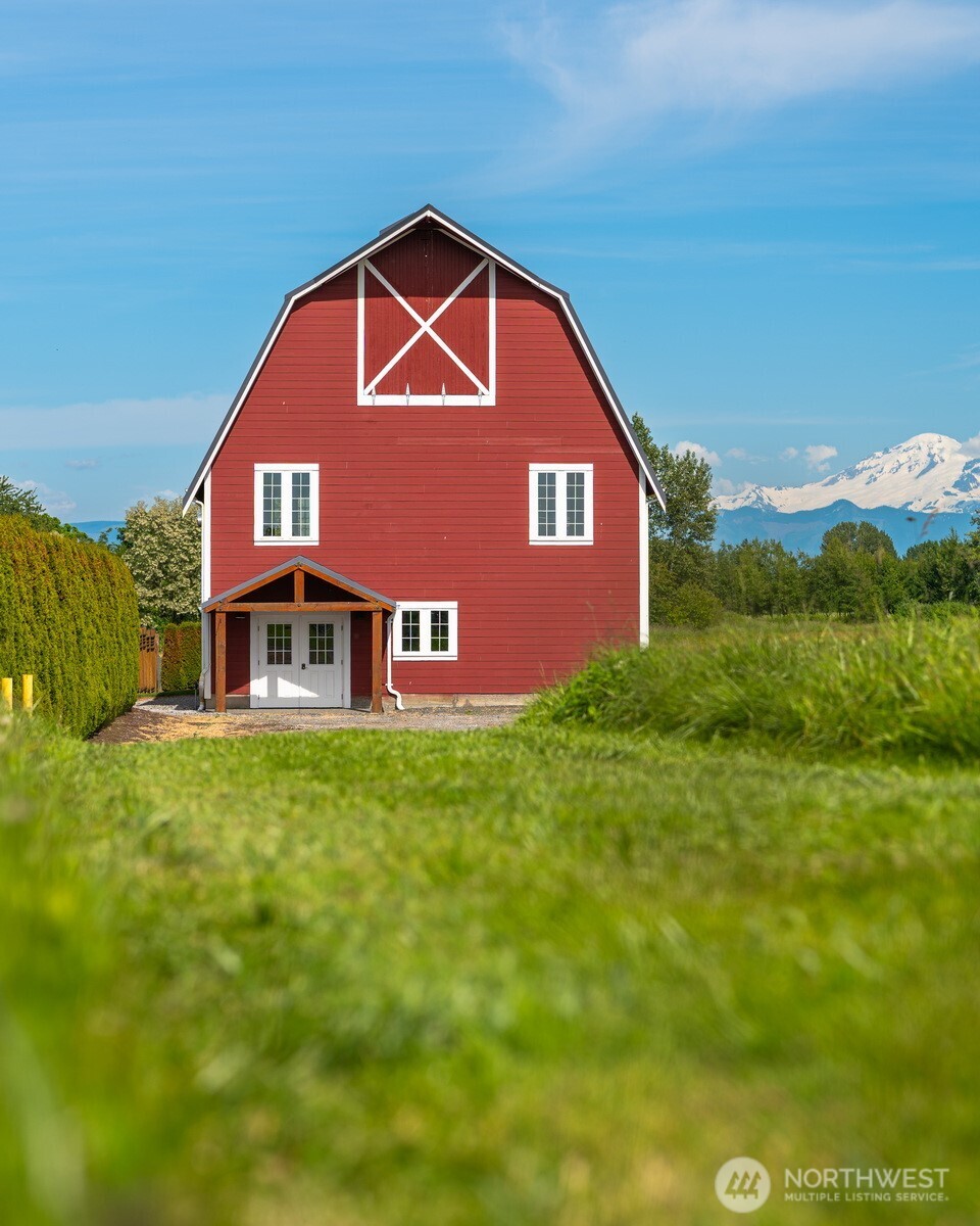 2751 Aldergrove Road Property Photo 11