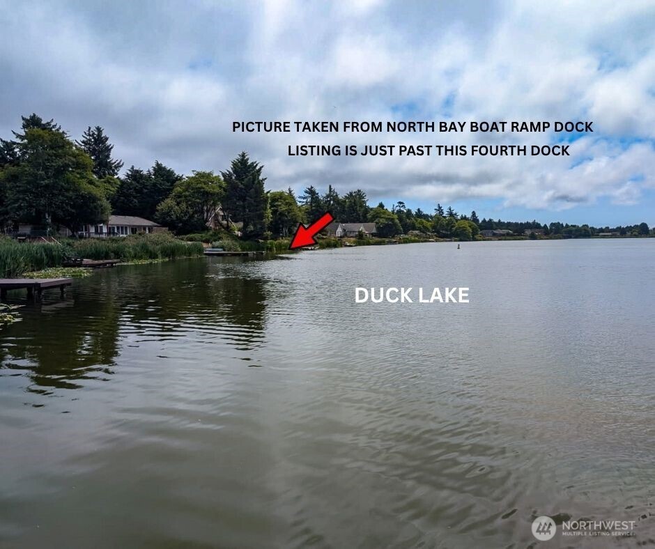 413 Lake View Loop Property Photo 2