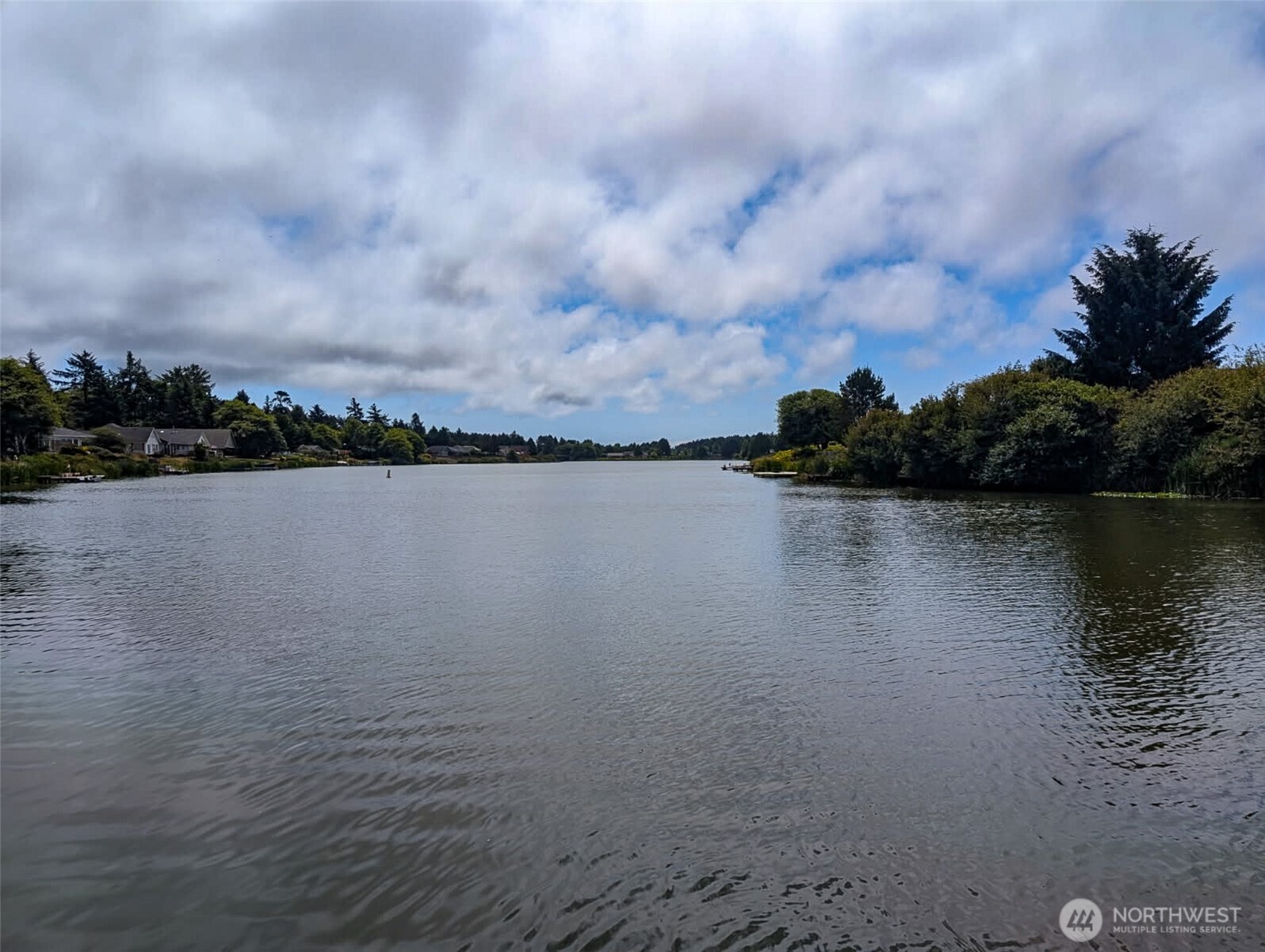 413 Lake View Loop Property Photo 3