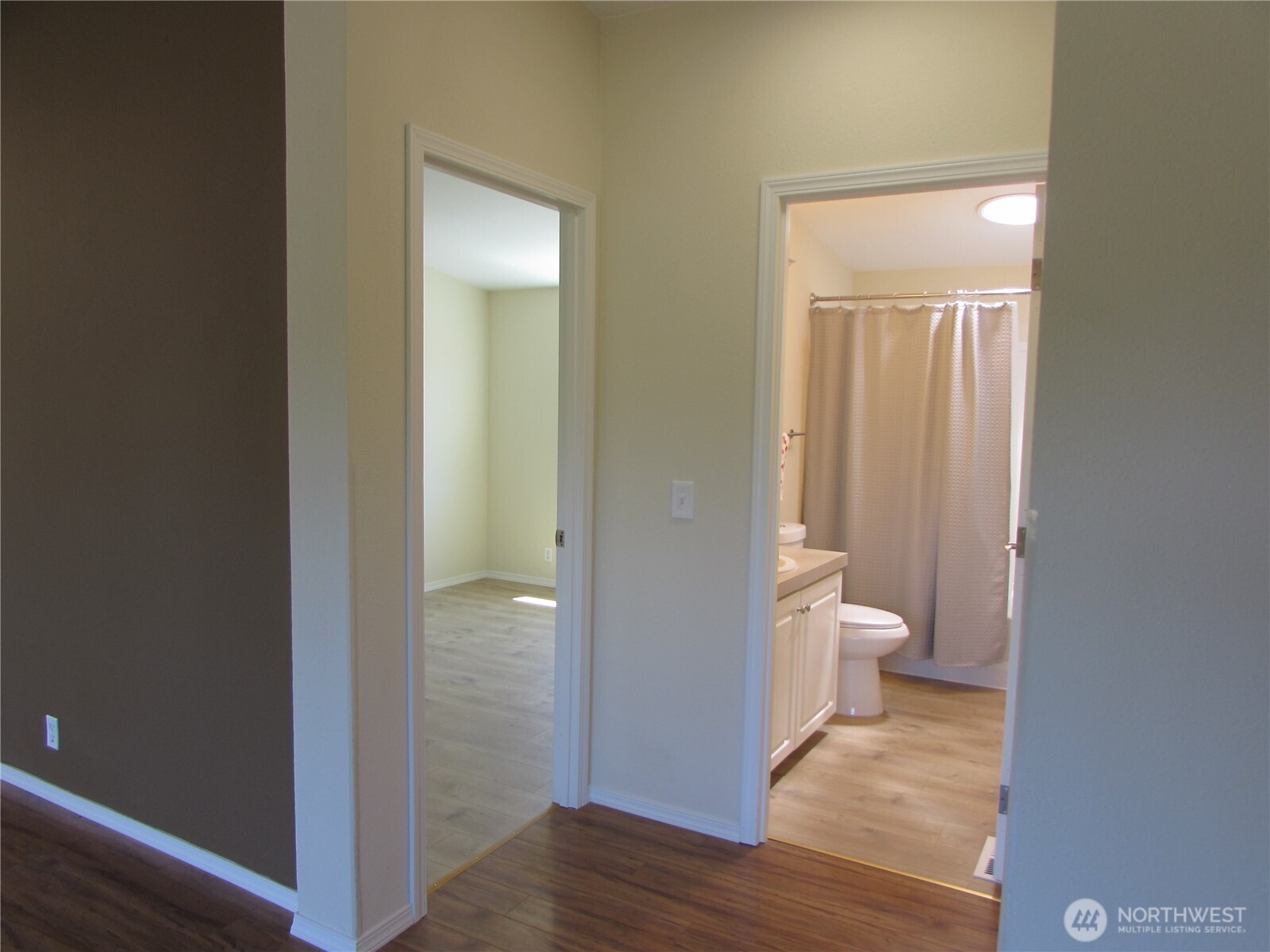 4424 84th Street 10 Property Photo 24