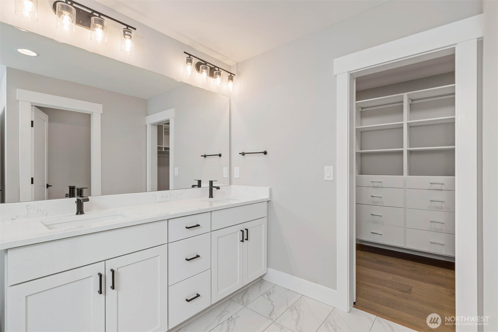 7573 S 130th Place Property Photo 12