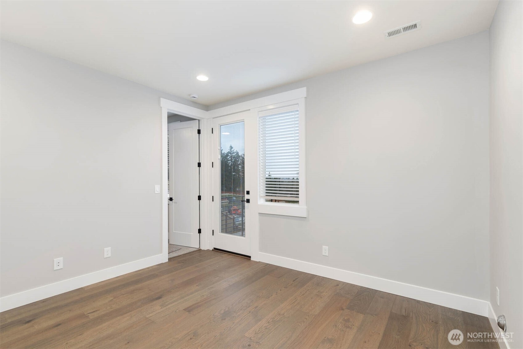7573 S 130th Place Property Photo 23