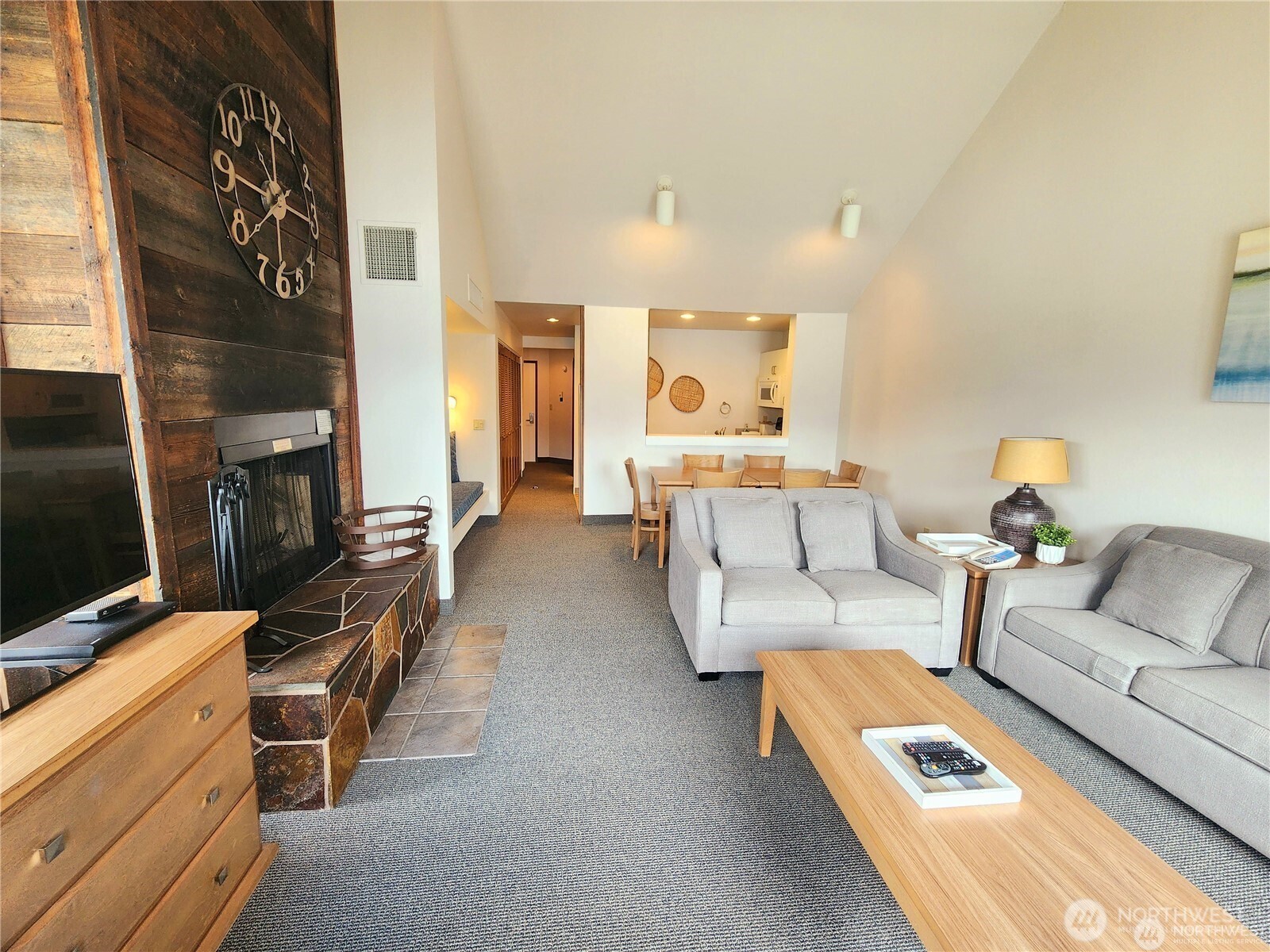1 Nekquelekin 417-c Property Photo 5
