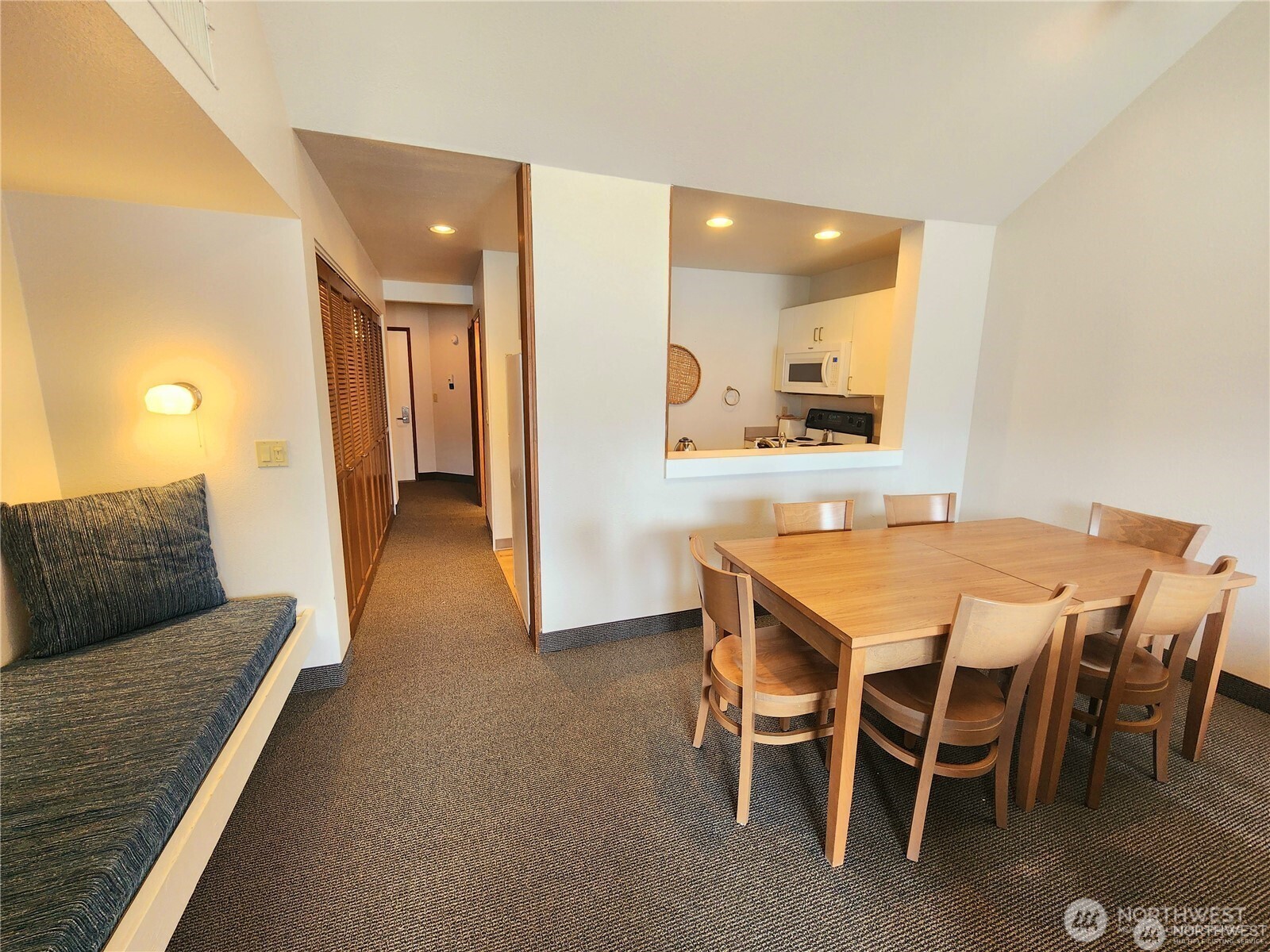 1 Nekquelekin 417-c Property Photo 9