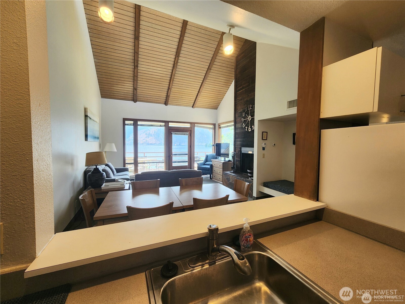 1 Nekquelekin 417-c Property Photo 10