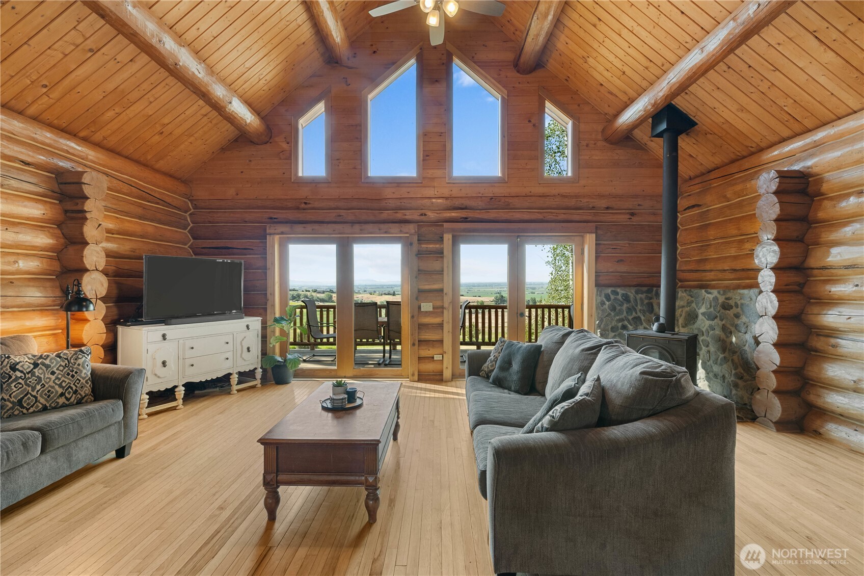 559 4th Parallel Road Property Photo 5