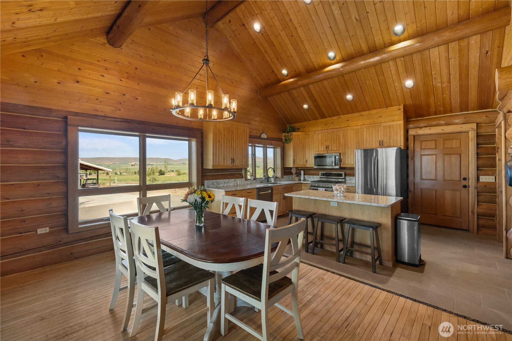 559 4th Parallel Road Property Photo 11