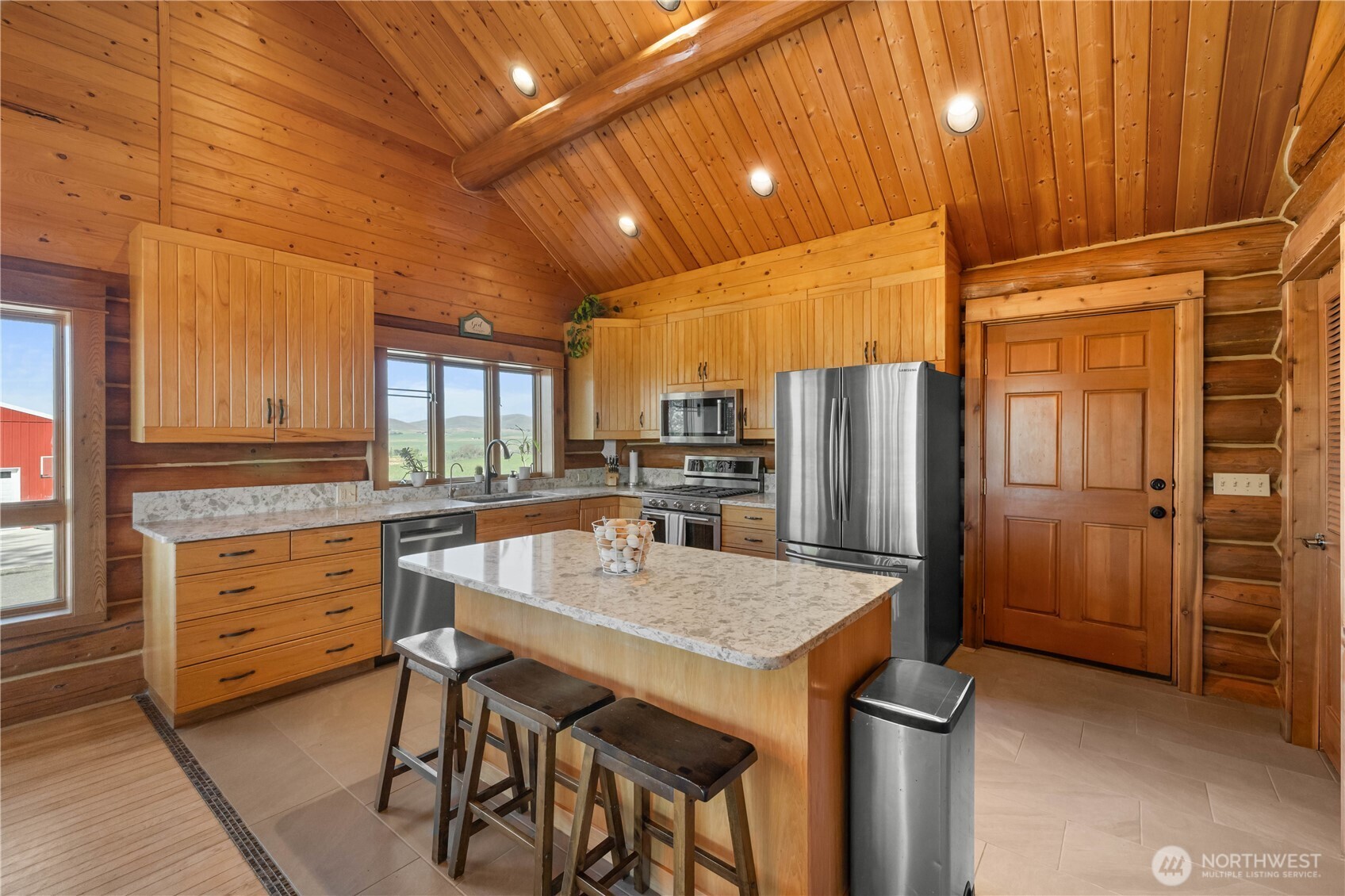 559 4th Parallel Road Property Photo 13