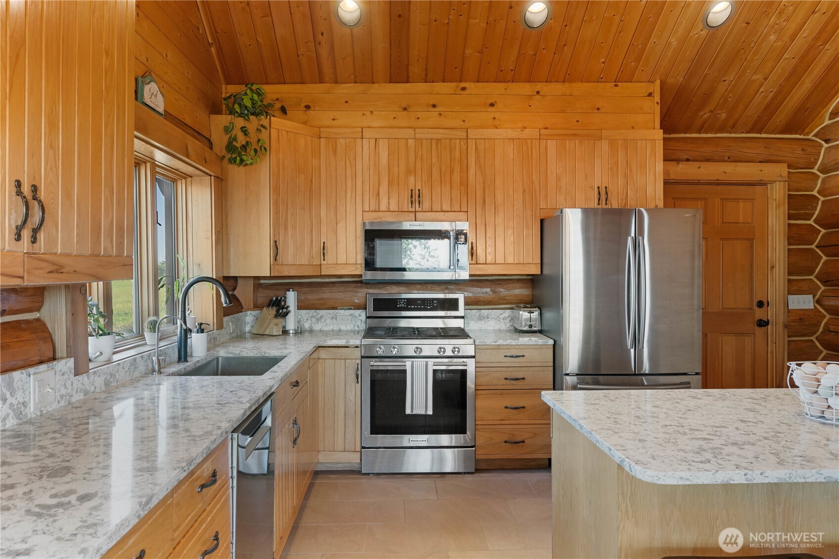 559 4th Parallel Road Property Photo 14