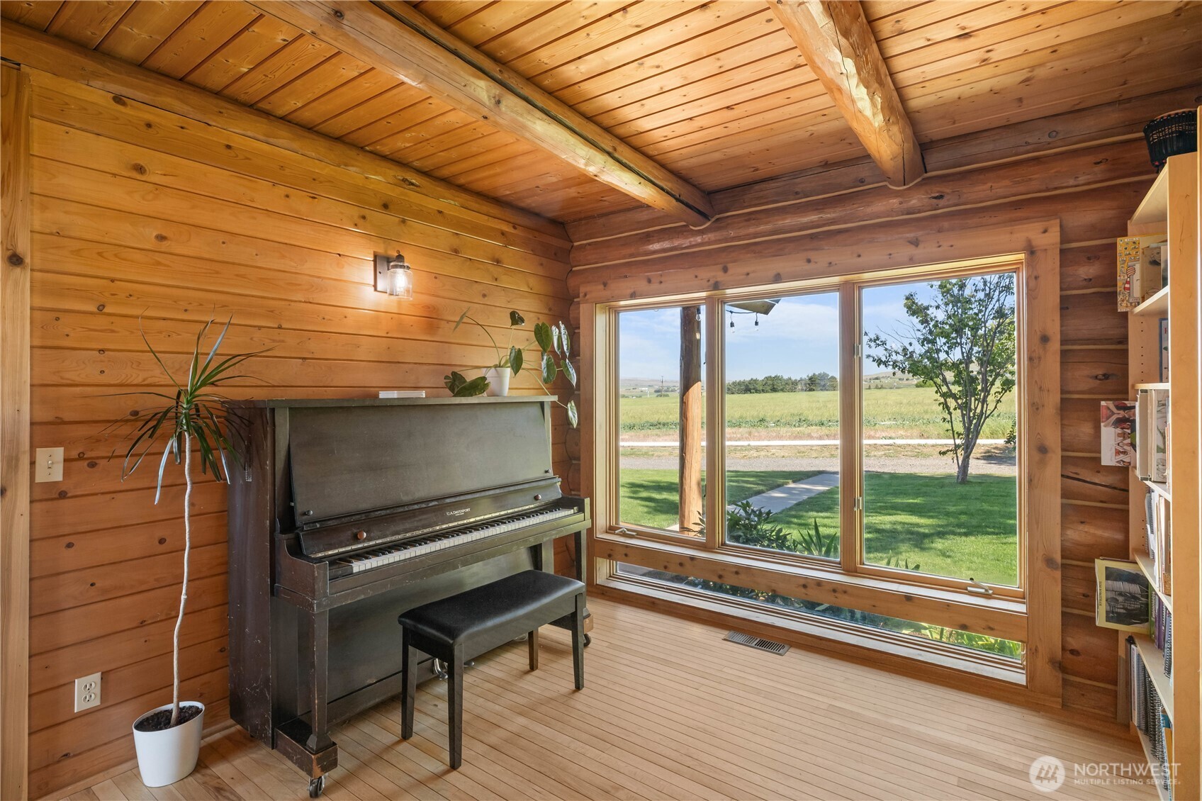 559 4th Parallel Road Property Photo 16