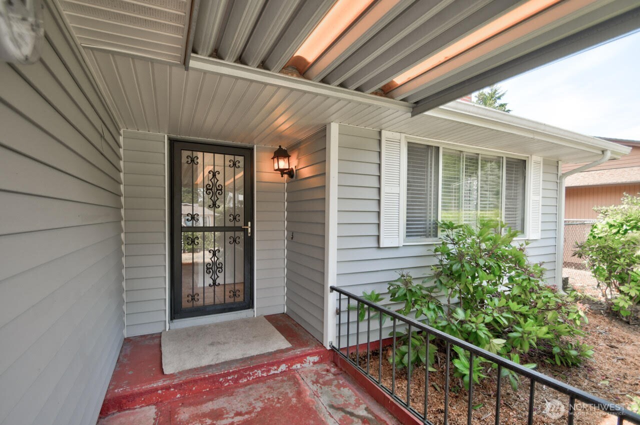 9902 114th Street Property Photo 2