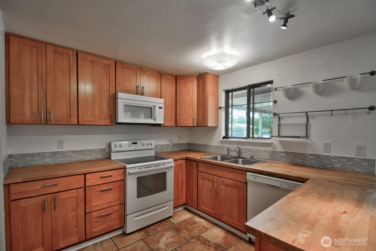 9902 114th Street Property Photo 8