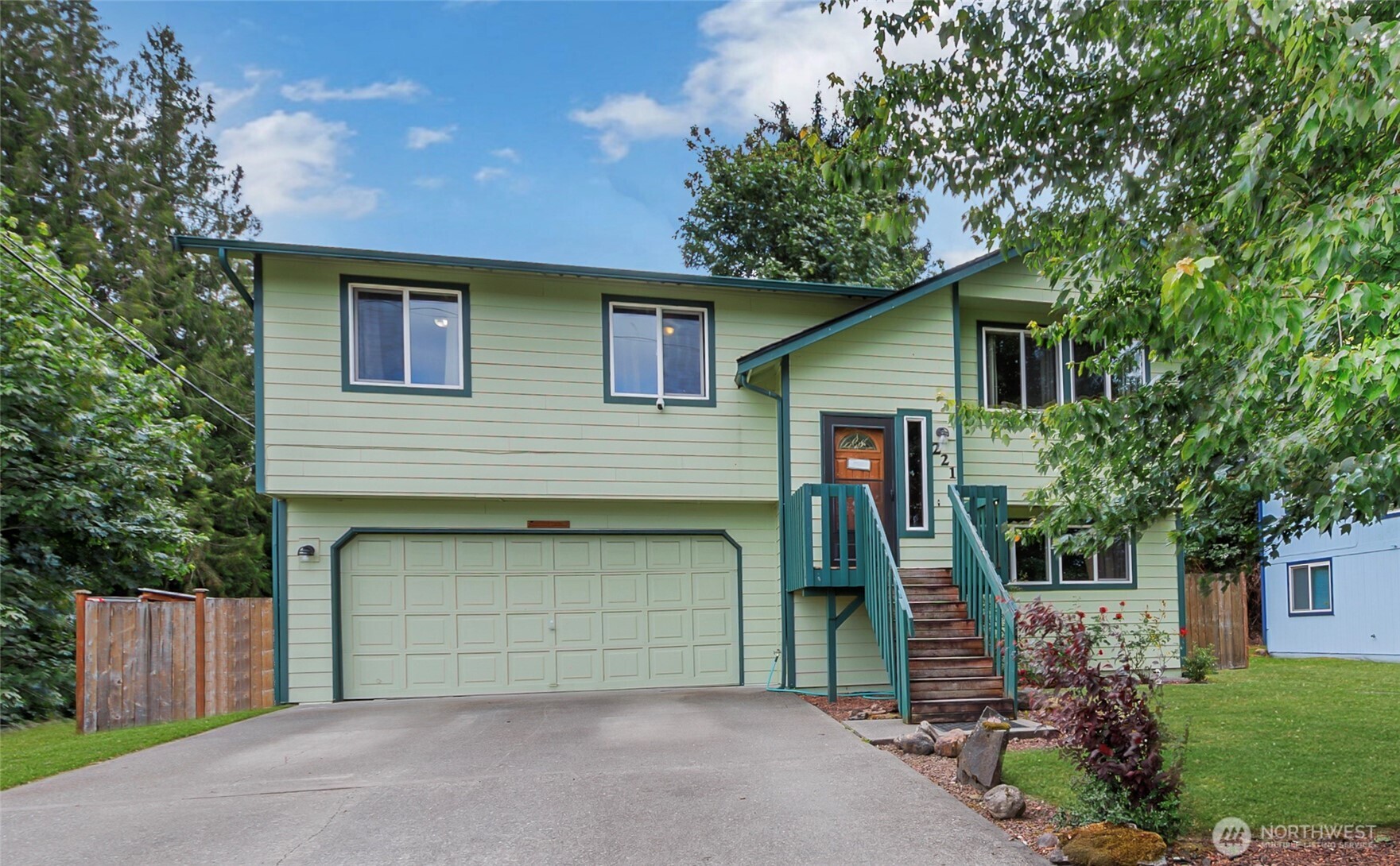 221 South Prairie Carbon River Road Property Photo 1