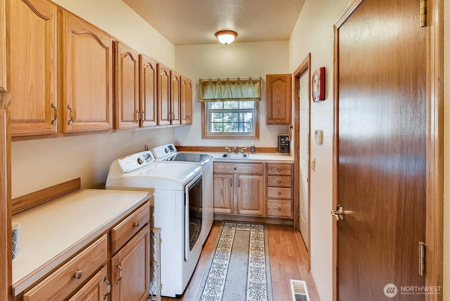23309 J Place Property Photo 11