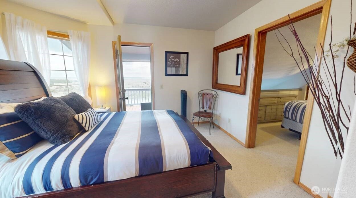 23309 J Place Property Photo 15