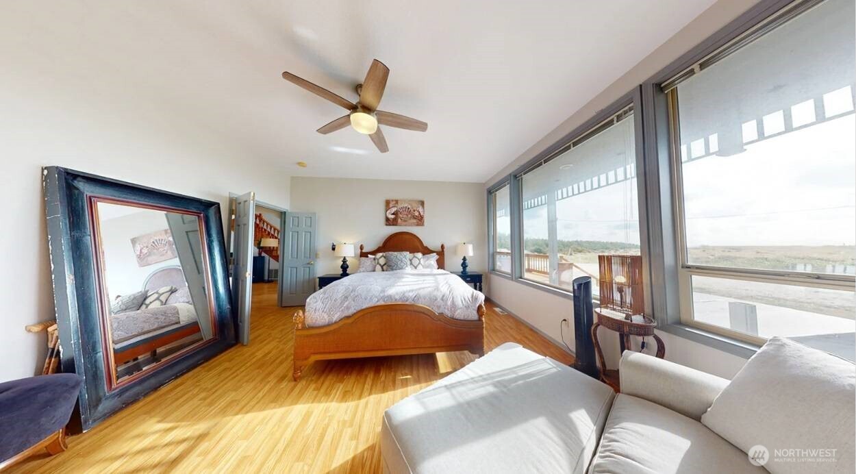 23309 J Place Property Photo 17