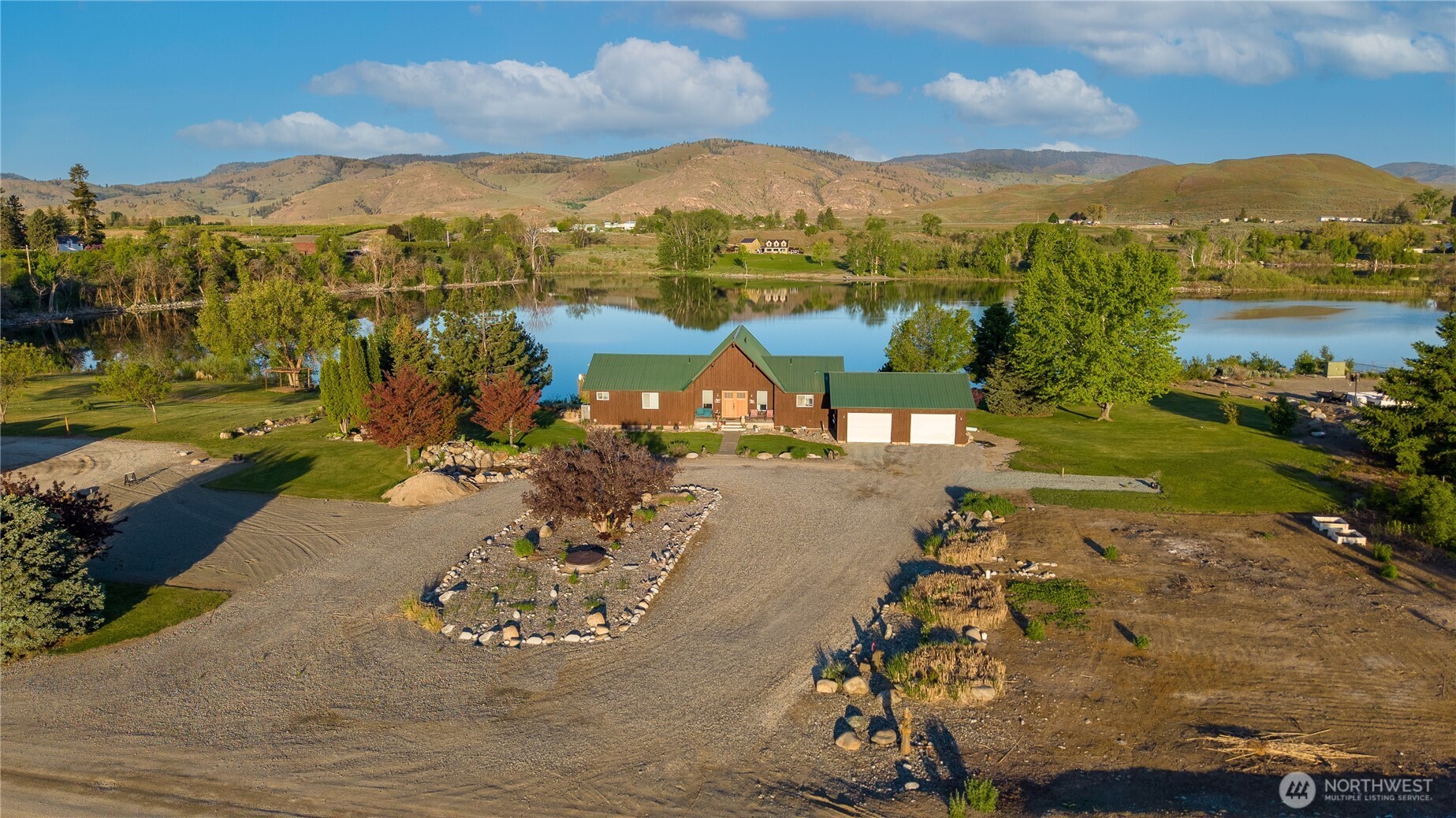 7 Sunset Lakes Road Property Photo 1