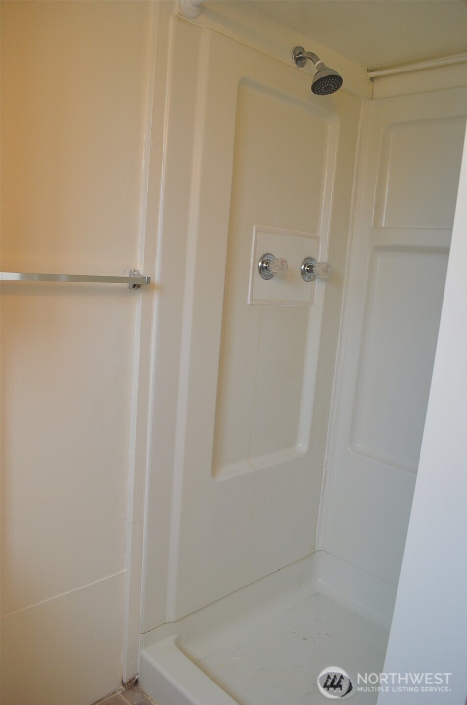 306 2nd St Property Photo 24